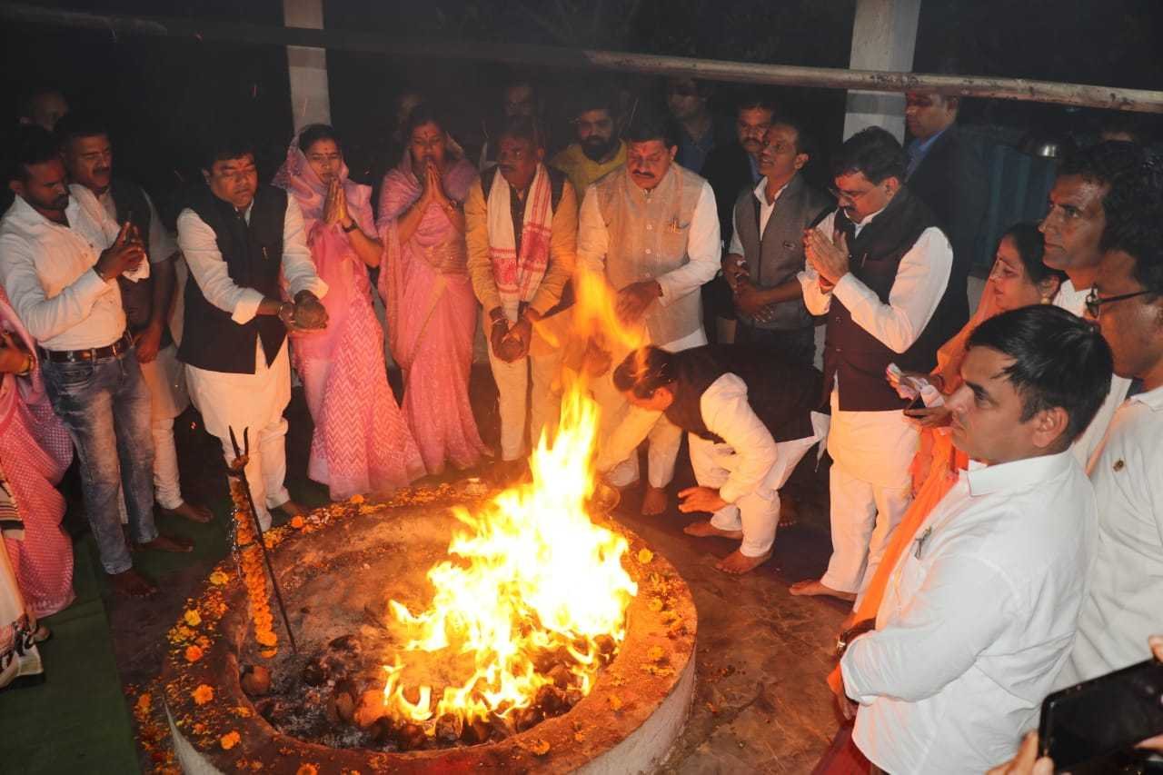 जनता की सेवा, प्रदेश के विकास में मुस्तैदी से करेंगे कार्य : यादव