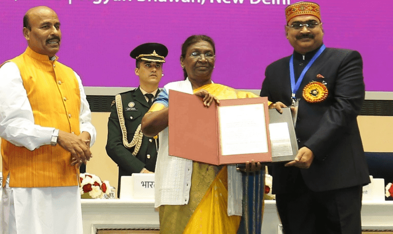 राष्ट्रपति द्रोपदी मुर्मू ने आयुक्त संदीप रजक को राष्ट्रीय अवार्ड से किया सम्मानित