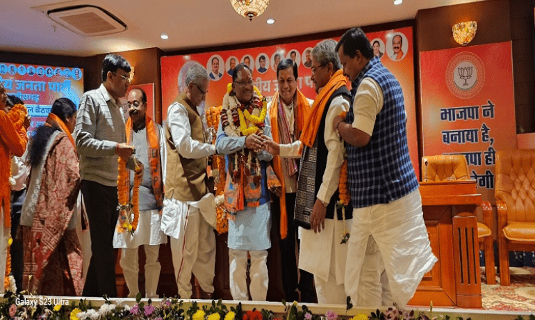 पूर्व केन्‍द्रीय मंत्री और भाजपा नेता विष्‍णु देव साय छत्‍तीसगढ के नए मुख्‍यमंत्री होंगे