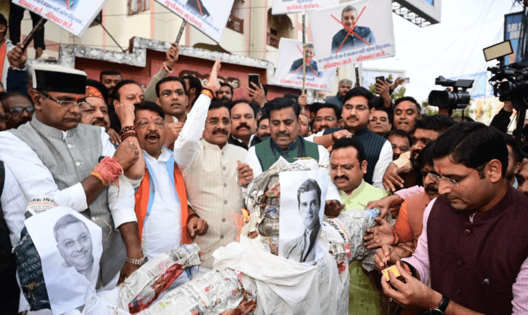 प्रदेश अध्यक्ष, राष्ट्रीय महासचिव और भोपाल जिलाध्यक्ष के नेतृत्व में पार्टी कार्यकर्ताओं ने जलाया टीएमसी सांसद कल्याण बनर्जी का पुतला