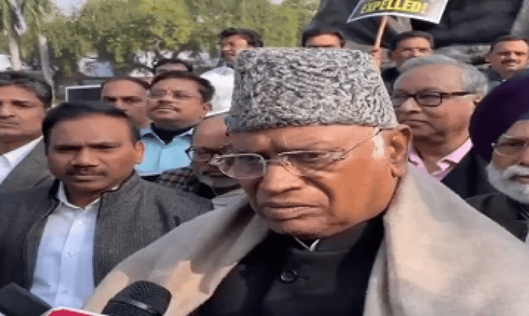 मल्लिकार्जुन खड़गे ने कहा – विपक्षी सांसदों का निलंबन वापसी तक पार्टी का विरोध जारी रहेगा