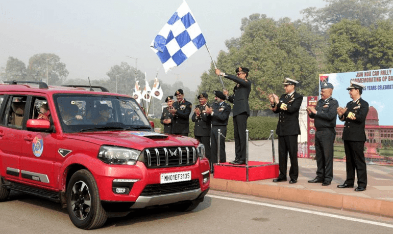 सीआईएससी लेफ्टिनेंट जनरल जेपी मैथ्यू ने जेएसडब्ल्यू-एनडीए कार रैली को हरी झंडी दिखाई