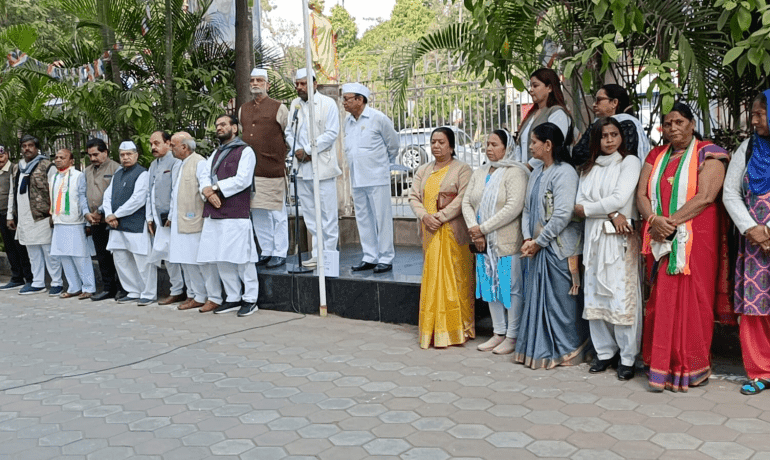 कांग्रेस स्थापना दिवस पर मप्र कांग्रेस पार्टी मुख्यालय में हुआ ध्वजारोहण