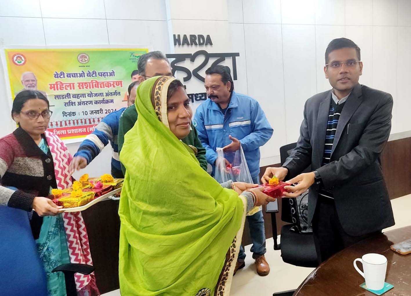 लाड़ली बहनों के खाते में मुख्यमंत्री ने राशि ट्रांसफर की