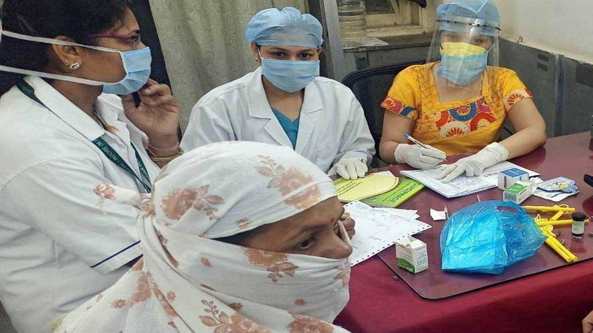 33 वर्षों से कैंसर जागरूकता के लिए कर रहे काम, हजारों लोगों की कर चुके निश्शुल्क जांच