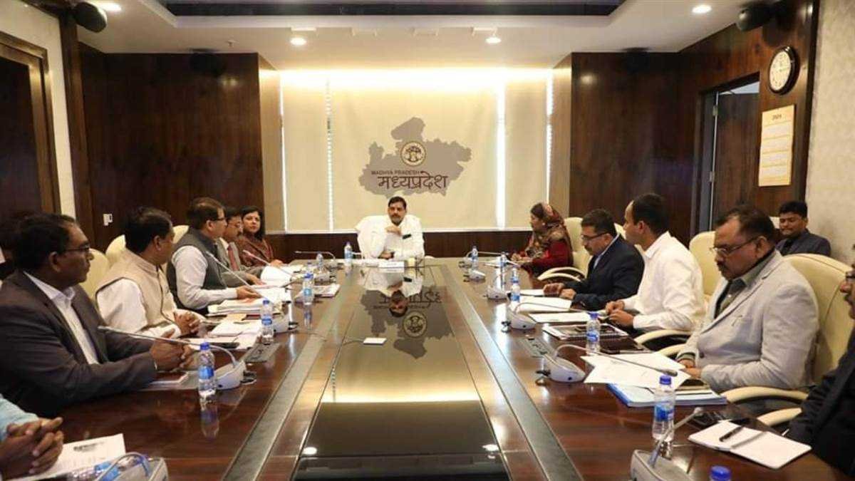 सीएम मोहन यादव ने की लोक स्वास्थ्य यांत्रिकी विभाग की समीक्षा, दिए ये निर्देश