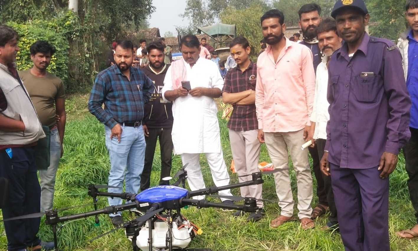 फसलों को कीटों के प्रकोप से बचाने कृषि विभाग की किसानों को सलाह