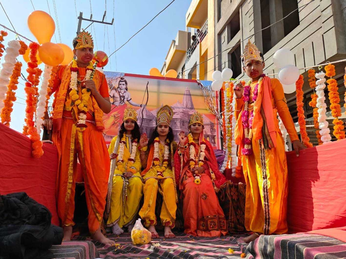 ज्ञानगंगा के विद्यार्थियों ने निकाली शोभायात्रा