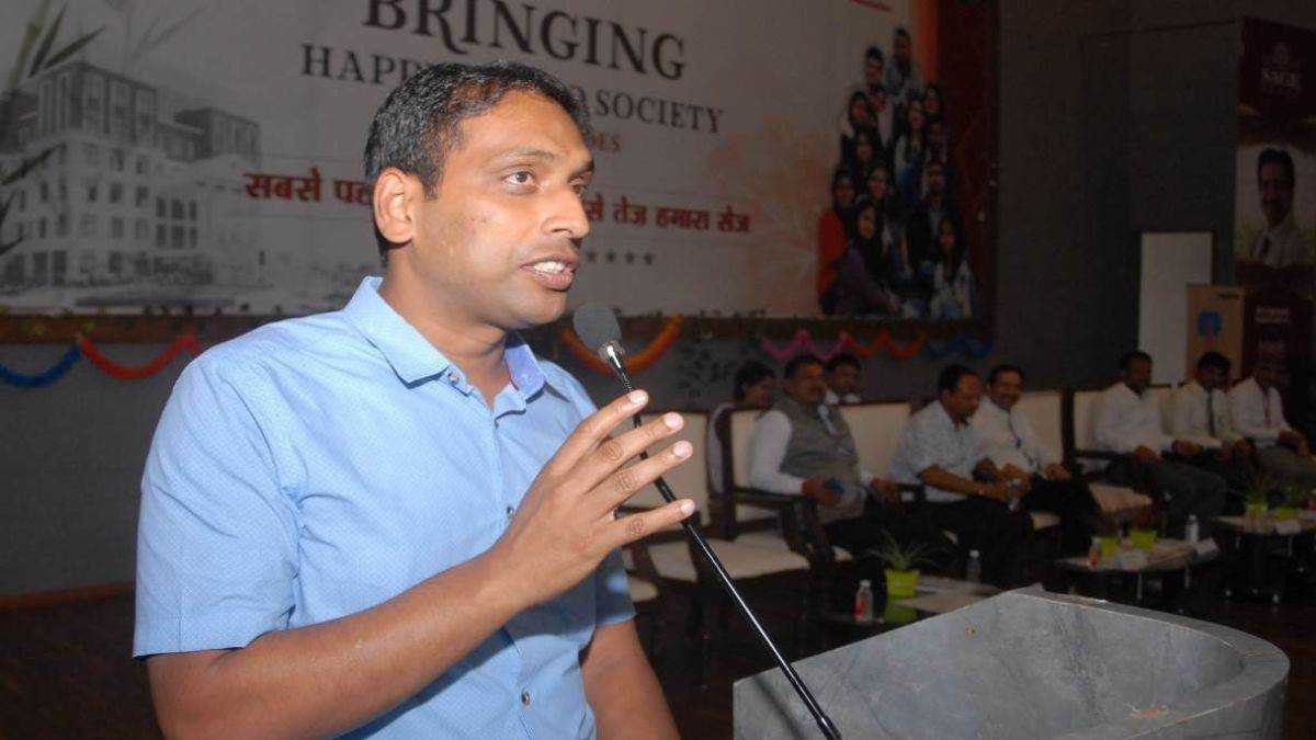 कान्ह-सरस्वती नदी में अपशिष्ट छोड़ने वाली 9 फैक्ट्रियों पर प्रशासन ने जड़ा ताला, बिजली सप्लाई बंद