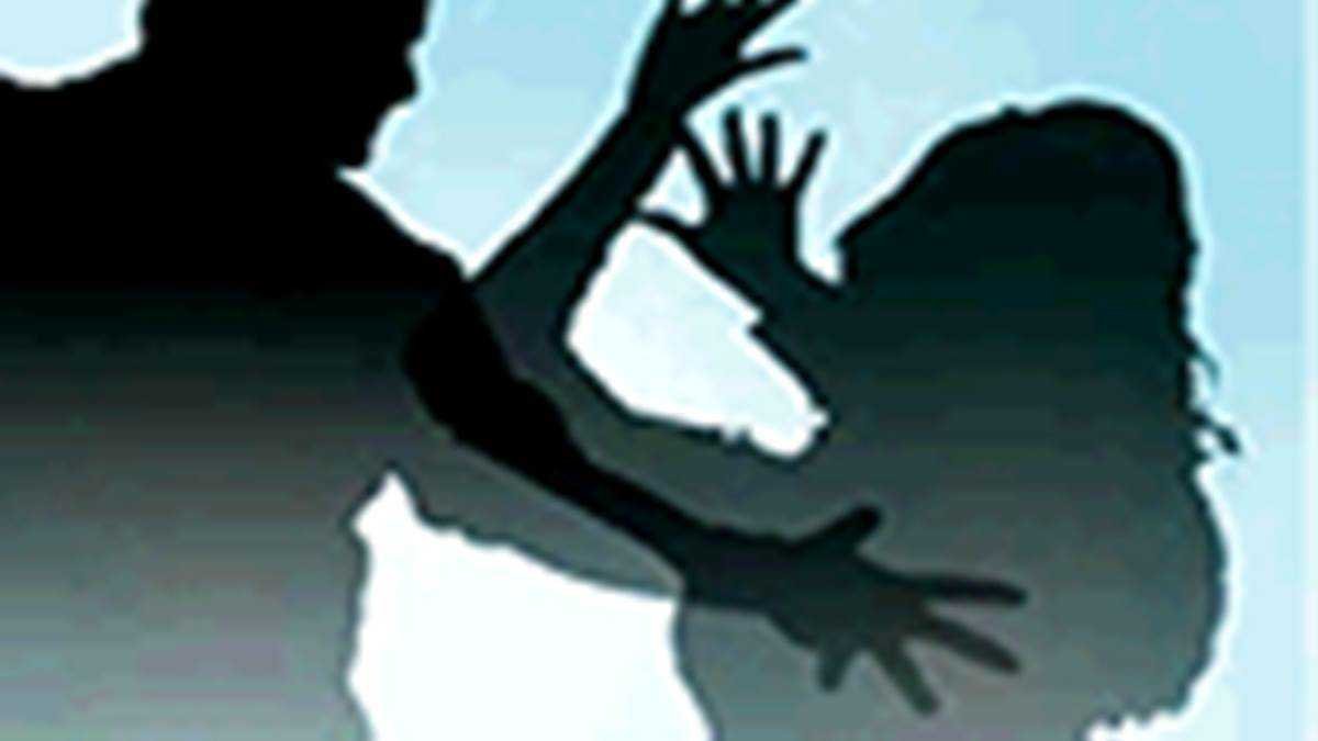 ग्वालियर वेतन बढ़वाने का झांसा देकर महिला को फंसाया, दुष्कर्म कर गहने हड़पे, फिर लोन लिया