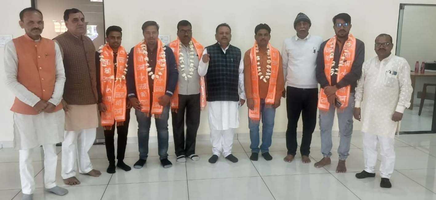 श्रीराम मंदिर दर्शन के लिए रवाना हुए कार्यकर्ता