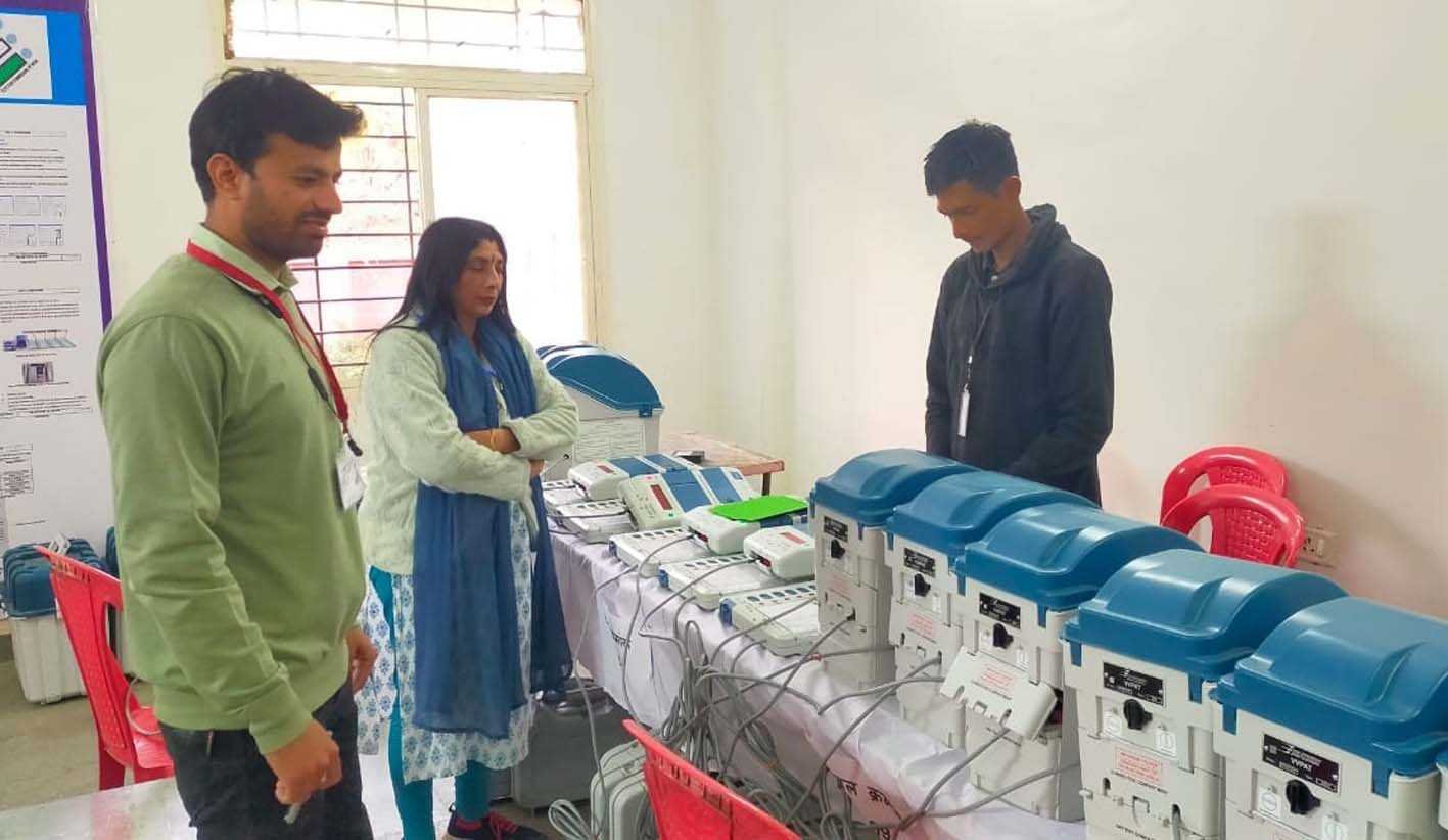 ईवीएम और वीवीपेट की एफएलसी प्रारम्भ