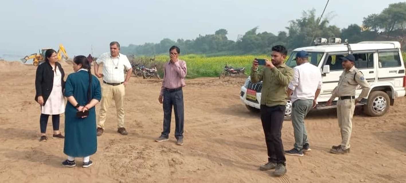 रेत का अवैध उत्खनन व भंडारण करने वालों पर की कार्यवाही  
