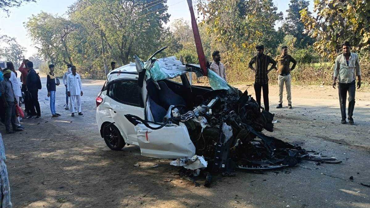 तेज रफ्तार डंपर ने कार को टक्कर मारी, एक की मौत, एक गंभीर