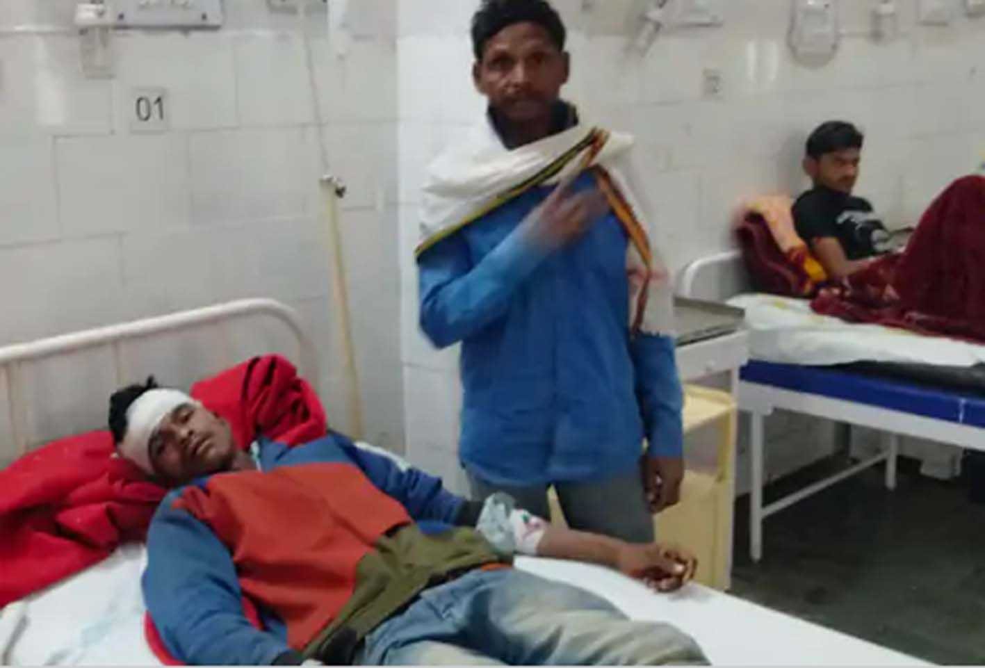 शराब के नशे में मजदूर के साथ की मारपीट