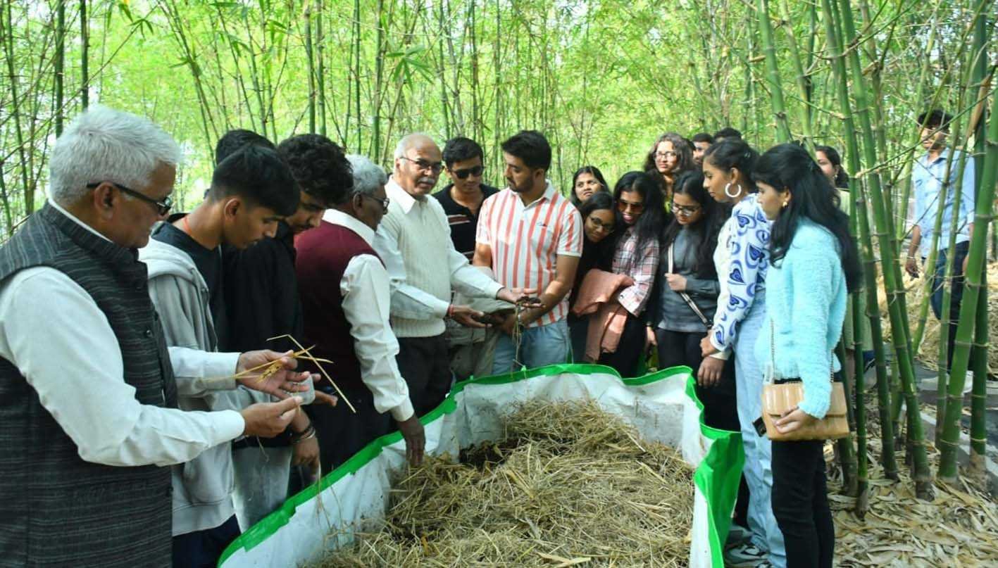 मुंबई से हरदा पहुंचा मैनेजमेंट दल …औद्योगिक प्रयास एवं जैविक खेती को समझा