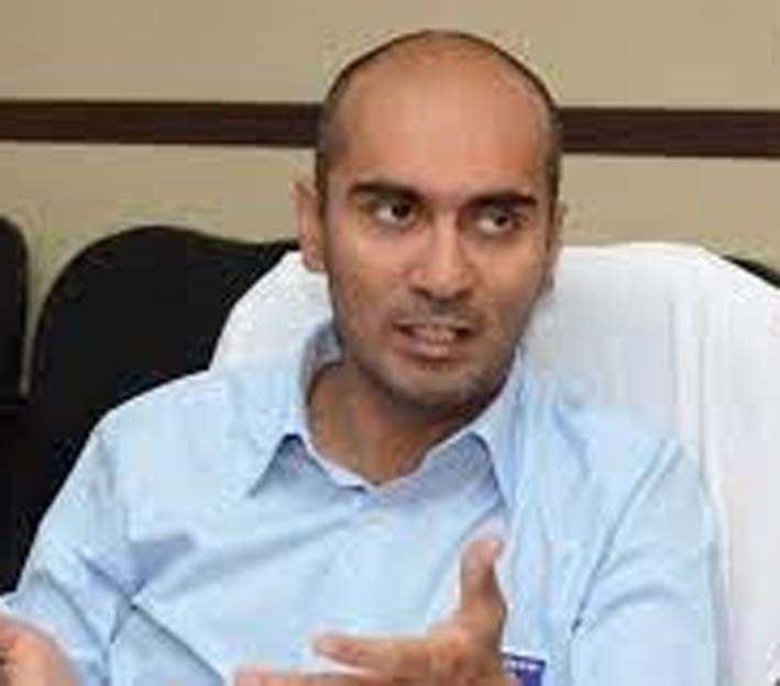 केंद्रीय राज्य मंत्री कुलस्ते ने आईएएस अनय द्विवेदी पर लगाया जातिसूचक शब्दों से अपमानित करने का आरोप