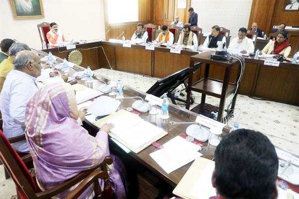 लोक स्वास्थ्य एवं परिवार कल्याण विभाग तथा चिकित्सा शिक्षा विभाग के विलय की स्वीकृति