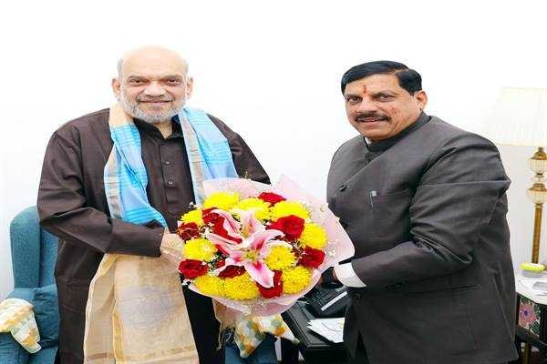 मुख्यमंत्री डॉ. यादव ने केंद्रीय गृह एवं सहकारिता मंत्री श्री शाह से भेंट की