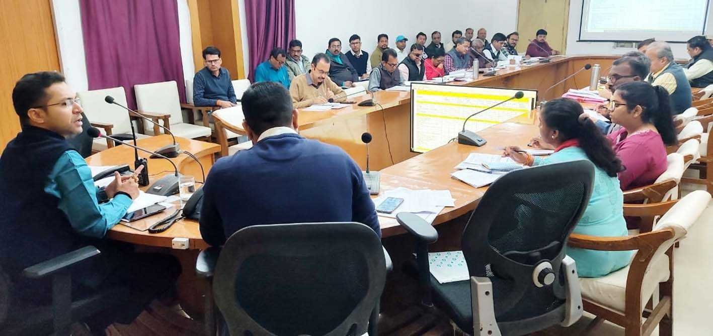 बैरागढ़ दुर्घटना स्थल के आसपास का सर्वे कार्य शीघ्रता से पूर्ण करें