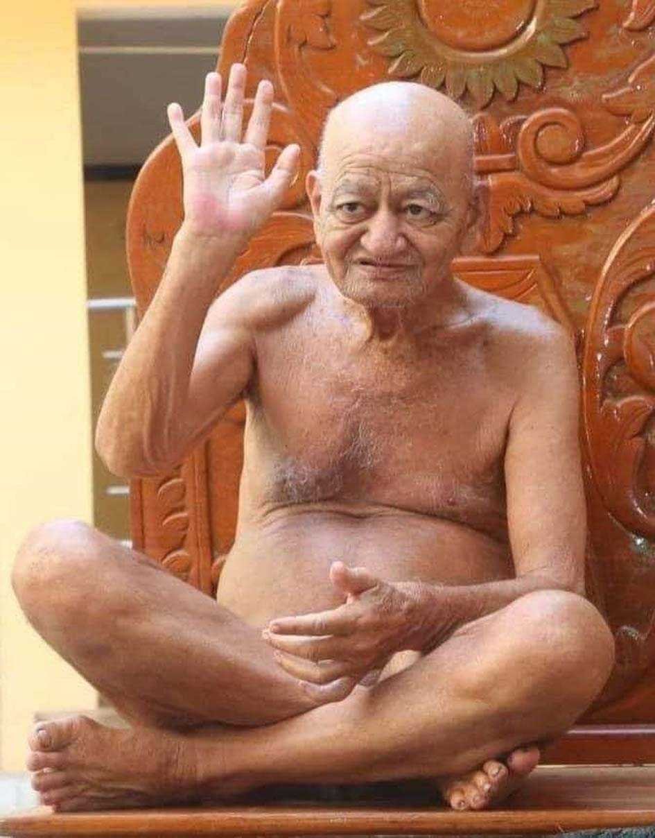 अनंत यात्रा पर ज्ञान के सागर ….  आचार्य विद्यासागर महामुनि ने ली समाधि