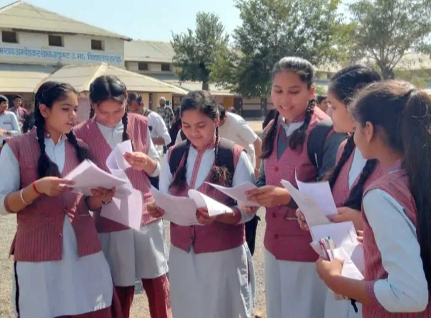 माशिमं : १०वीं बोर्ड परीक्षा का पहला पेपर संपन्न…35 केंद्रों पर 7235 विद्यार्थियों ने दिया पेपर, 214 गैरहाजिर