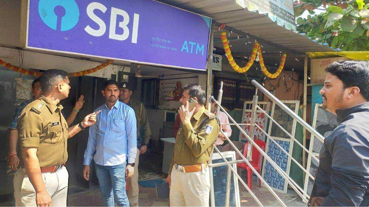 बुरहानपुर में बदमाशों के हौसले बुलंद, दिनदहाड़े 1.64 लाख रुपए से भरा बैग उड़ाया