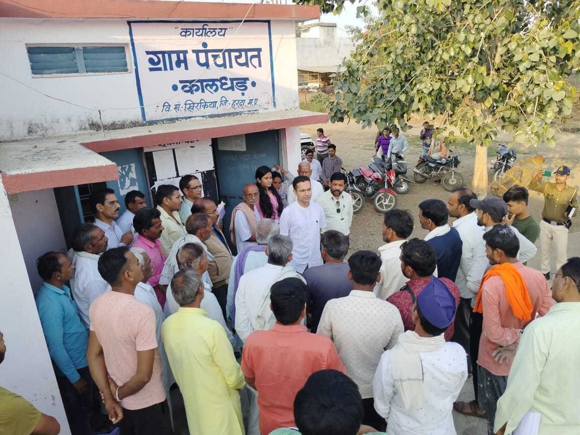 कलेक्टर ने चारुवा व कालधड़ का दौरा कर व्यवस्थाएं देखी