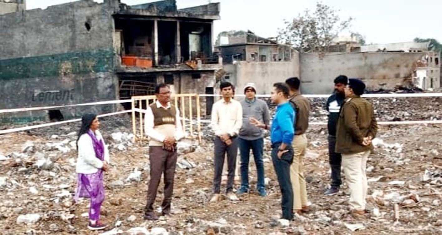कलेक्टर ने दुर्घटना स्थल का किया दौरा