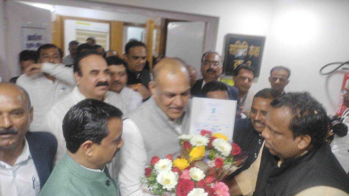 मध्य प्रदेश से राज्यसभा सीट के लिए भाजपा और कांग्रेस के प्रत्याशी निर्विरोध निर्वाचित