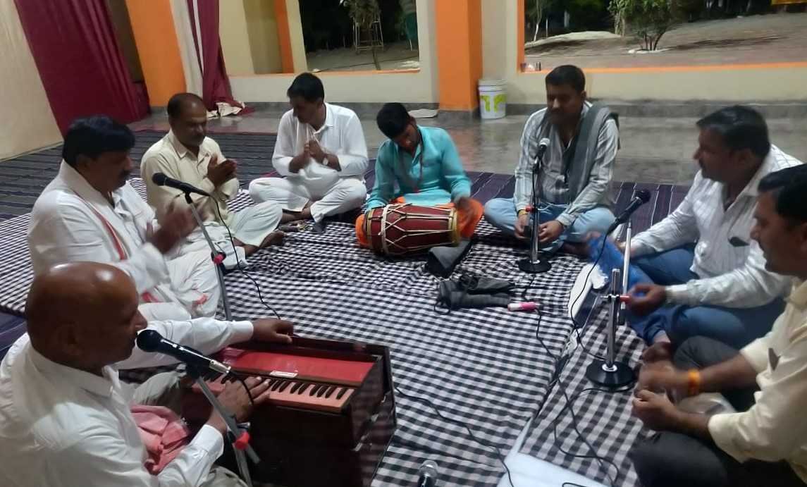 प्राचीन शंकर मंदिर में अखंड राम नाम जाप संकीर्तन जारी