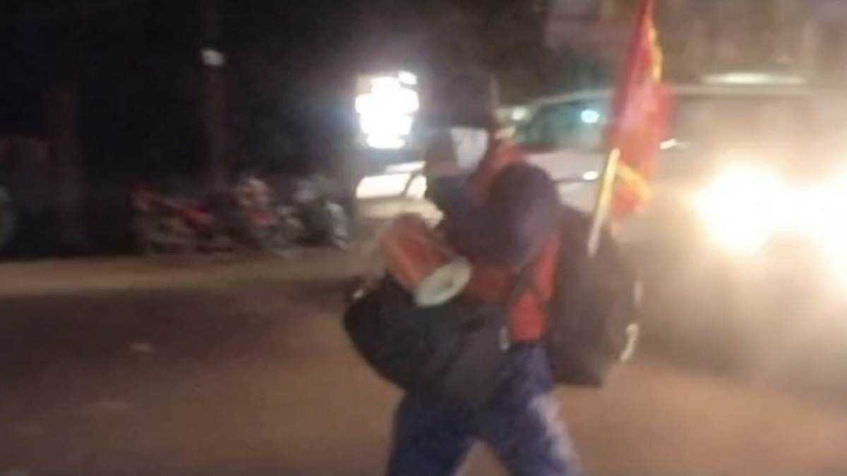 मैहर माता के आशीर्वाद से ठीक हुई बीमारी, अब दर्शन के लिए हर साल ढोलक बजाते हुए करते हैं 800 किमी की यात्रा