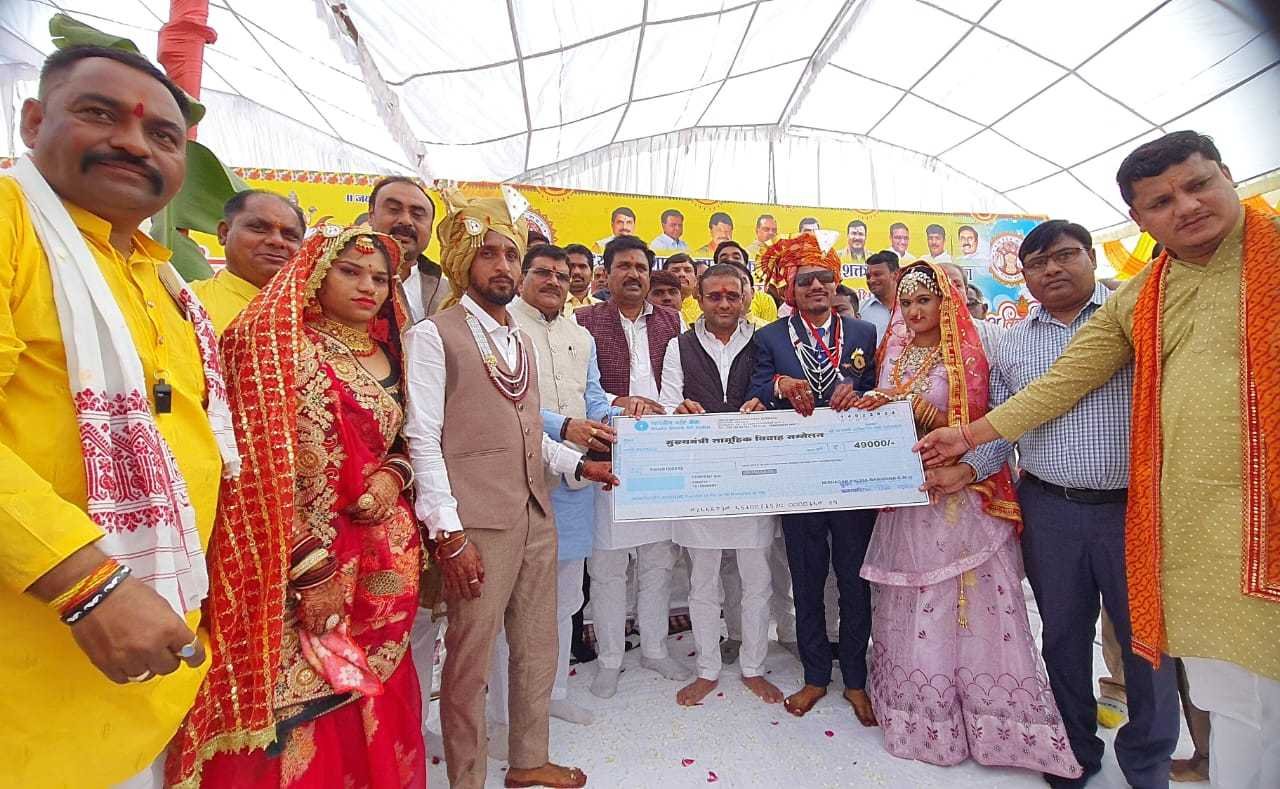 मालवी गारी भारुड समाज का सामूहिक विवाह सम्मेलन हुआ 