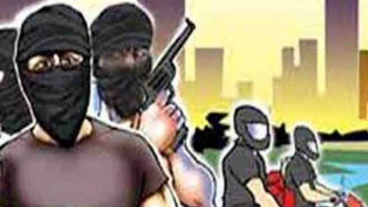 देशी कट्टा दिखाकर जंगल में लूट करने वाले तीन आरोपियों को हुई सजा 