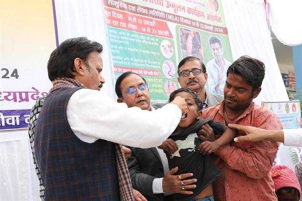 फाईलेरिया प्रभावित क्षेत्र में नागरिक वितरित दवा का अवश्य सेवन करें – उप मुख्यमंत्री श्री शुक्ल