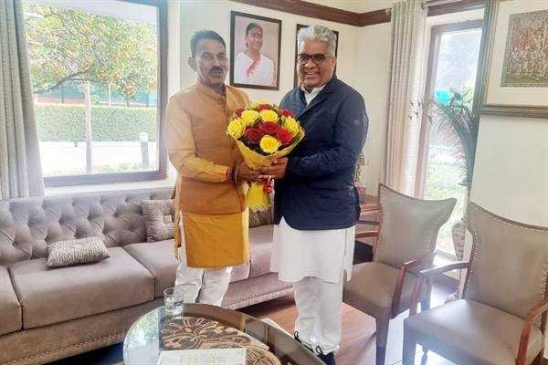 केन्द्रीय वन मंत्री श्री यादव से मंत्री श्री सिलावट ने सौजन्य भेट की