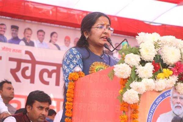 कठिन परिश्रम से ही हासिल होती है उपलब्धियां – राज्य मंत्री श्रीमती बागरी
