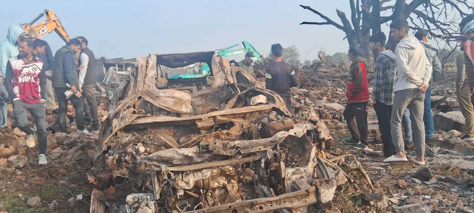 क्यों हुए इतने भीषण धमाके