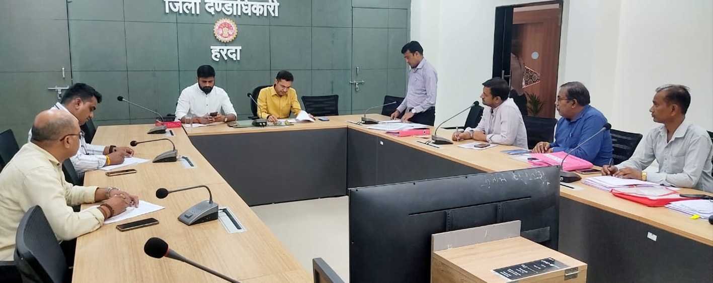 उपार्जन केन्द्रों पर किसानों की सुविधा के लिए सभी जरूरी इंतजाम करें : कलेक्टर