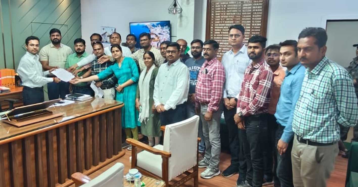 खिलचीपुर की घटना को लेकर अभियंताओं ने दिया ज्ञापन