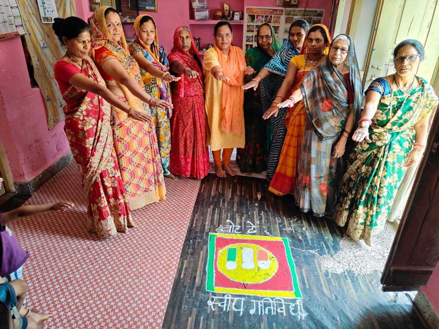 मतदाताओं को जागरूक दिलाई शपथ