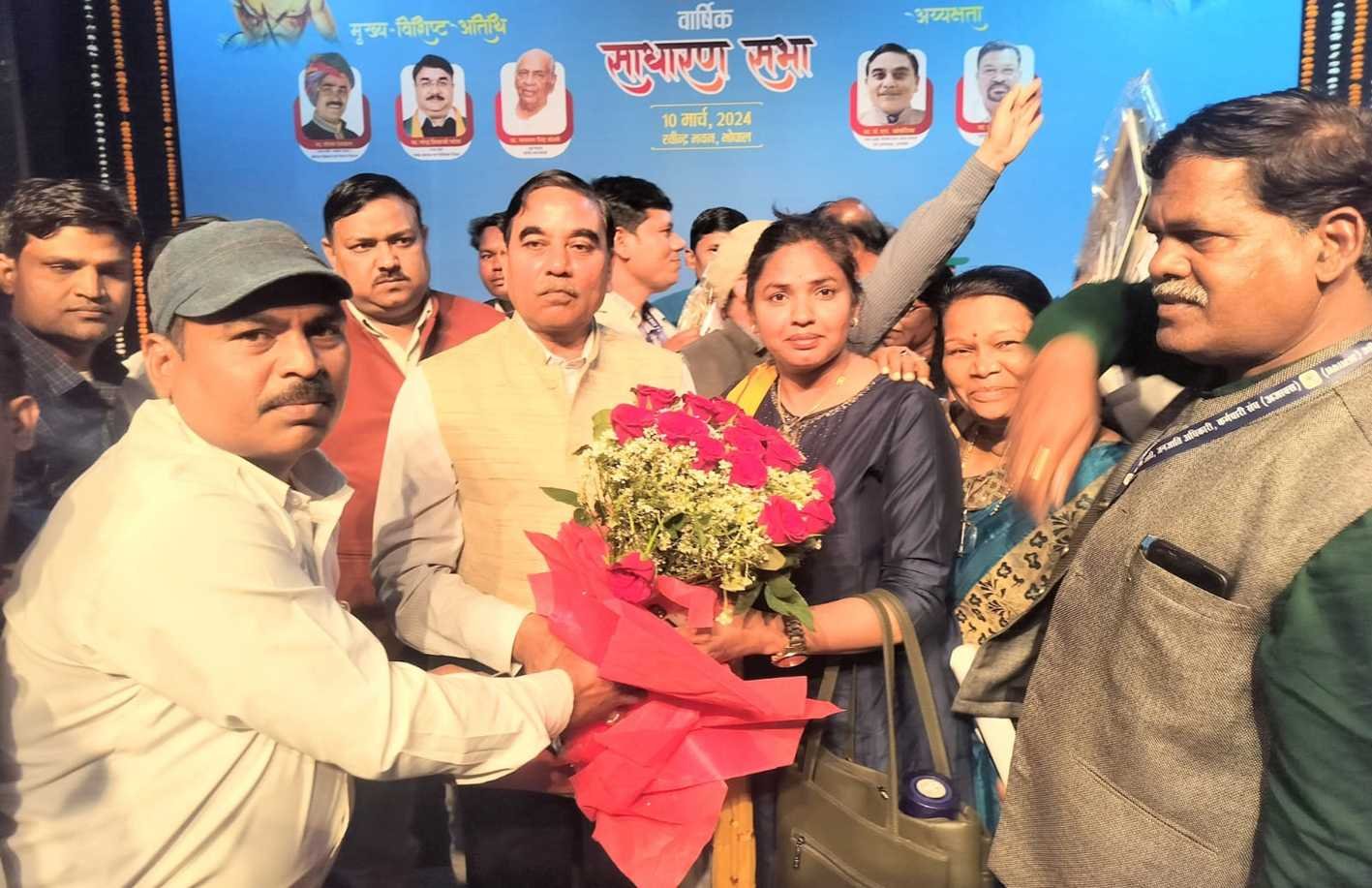 अजाक्स की एकजुटता काबिले तारीफ : मंत्री टेटवाल