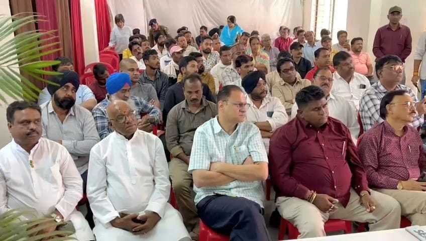 पुलिस जनसवांद की बैठक में नगरवासियों और जनप्रतिनिधियों ने दिए अपने सुझाव