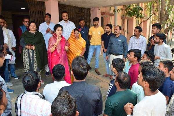 पिछड़ा वर्ग छात्रावासों में छात्र-छात्राओं को मिलेंगीं बेहतर सुविधाएँ: मंत्री श्रीमती कृष्णा गौर