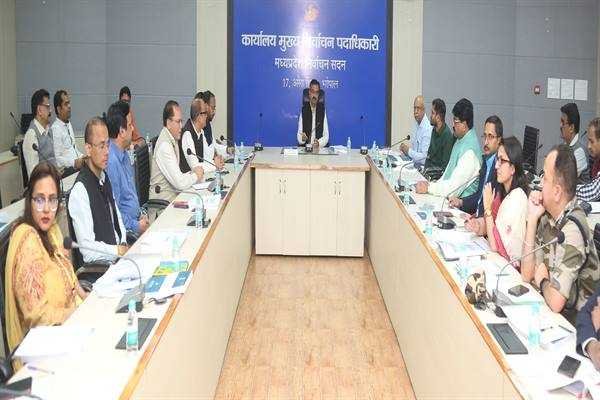 कलेक्टर, एसपी जिले के सभी वेयर हाउस का निरीक्षण करें: मुख्य निर्वाचन पदाधिकारी अनुपम राजन