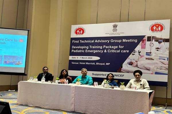 यूनिफार्म बाल्य गहन एवं आपातकालीन चिकित्सा मॉड्यूल विकसित करने के लिये राष्ट्रीय कार्यशाला में किया जा रहा है मंथन