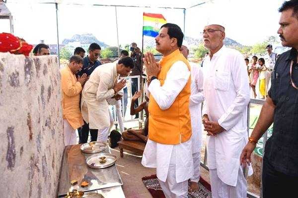 आचार्य विद्यासागर महाराज जैन समाज के नहीं पूरे भारत और विश्व के संत थे – मुख्यमंत्री डॉ. यादव