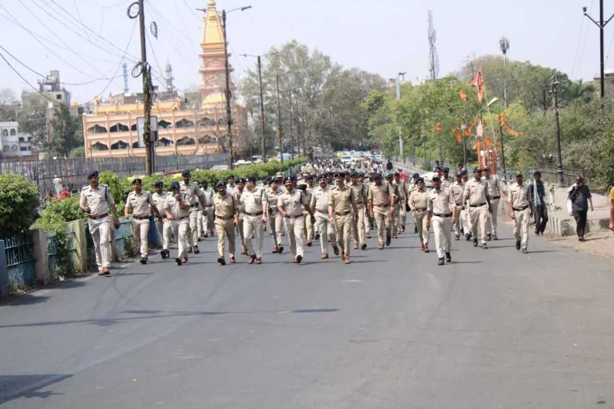 आखिर क्यों भोपाल की सड़कों पर उतरा दंगा नियंत्रण वाहनों के साथ भारी संख्या में पुलिस बल
