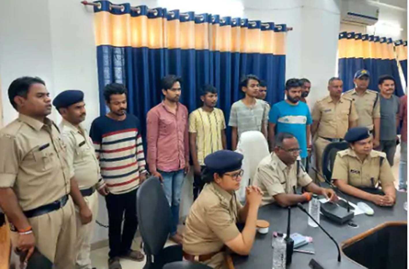 दोहरे हत्याकांड के छ: आरोपी गिरफ्तार