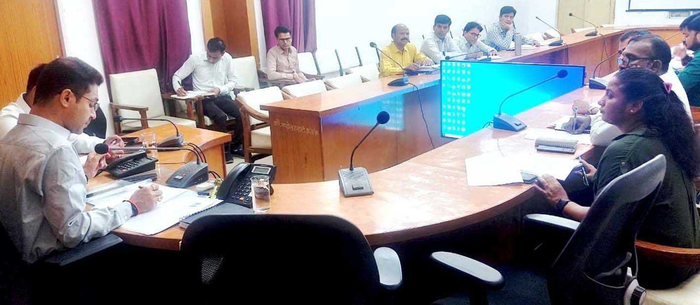 मतदाता जागरूकता गतिविधियां बढ़ाएं : कलेक्टर  